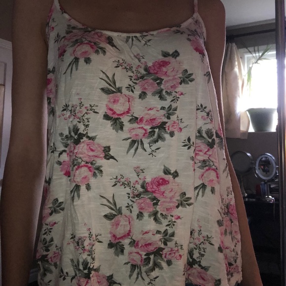 Floral top - Picture 1 of 3